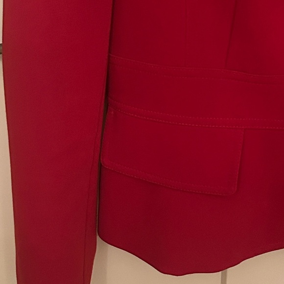 Elegant Puff-Sleeved Red Women's Femme Blazer, size 8/38, Made in Canada - Picture 5 of 10